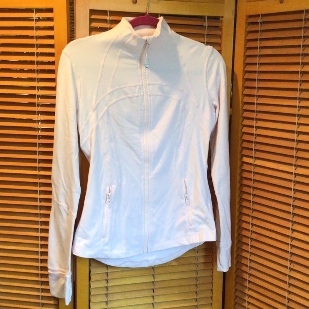 Lululemon Women’s Lightweight Zip-Up Jacket in Light Pink